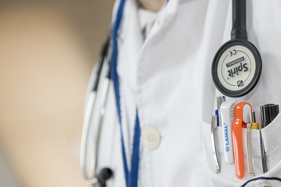 Stanovisko MZ k omlouvání absencí žáků ošetřujícím lékařem